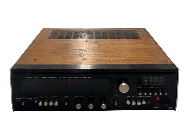 Vintage Realistic STA-200 Black Face Stereo Receiver Powers On Untested gallery