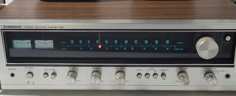 Vintage Pioneer SX-535 AM/FM Stereo Receiver; PARTS OR REPAIR “READ”