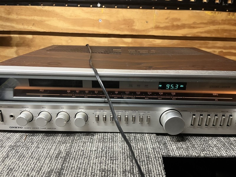 ONKYO TX-7000 VINTAGE AM/FM STEREO RECEIVER