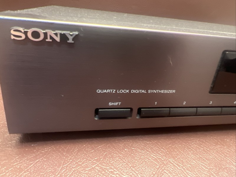 Sony ST-JX421 FM/AM Stereo Tuner Radio Receiver Digital Synthesizer Power up!! gallery