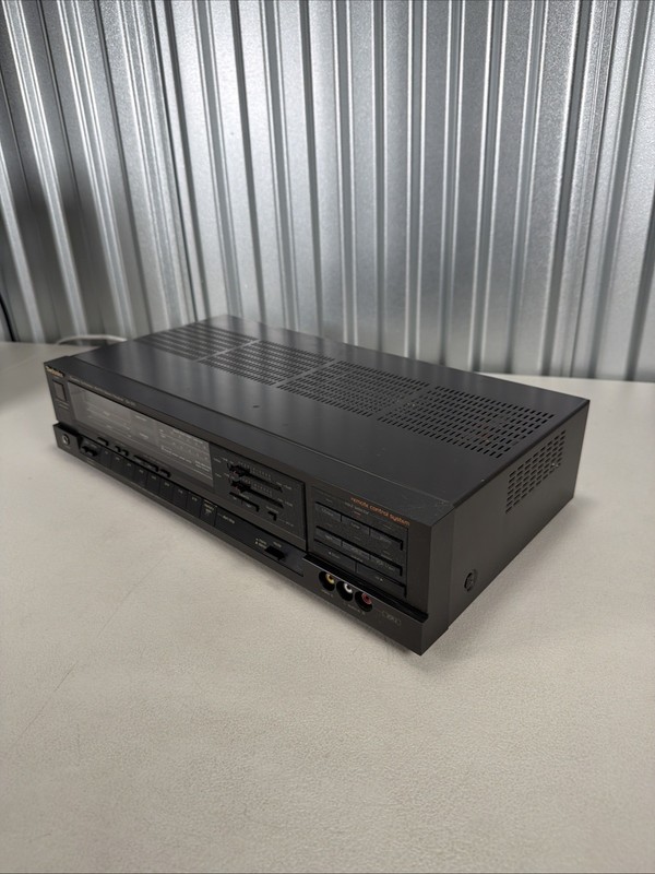 Technics Quarts Synthesizer AM FM Stereo Receiver SA-370 No Remote - Works! gallery