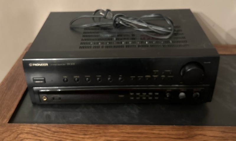 Pioneer SX-203 AM/FM/PHONO Stereo Receiver POWERS ON READ FAST SHIPPING READ VTG gallery