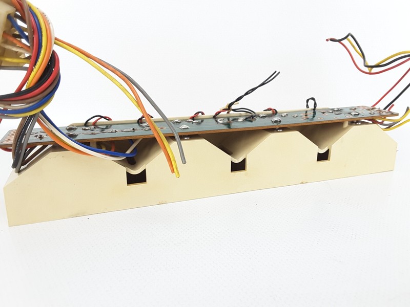 SANSUI 9090DB RECEIVER PARTS: F-2627 ILLUMINATION CIRCUIT BOARD gallery