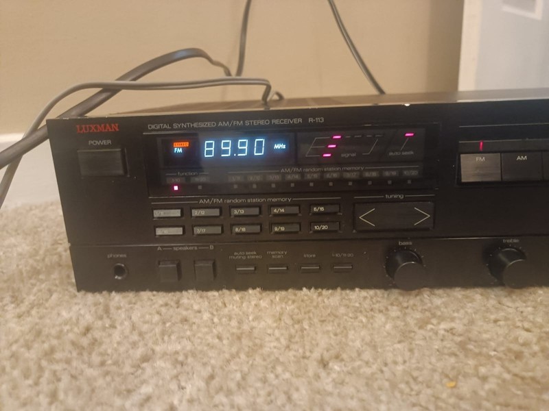 Vintage Luxman R-113 35 Watts, Digital Synth AM/FM Stereo Receiver w/Phono 1990 gallery