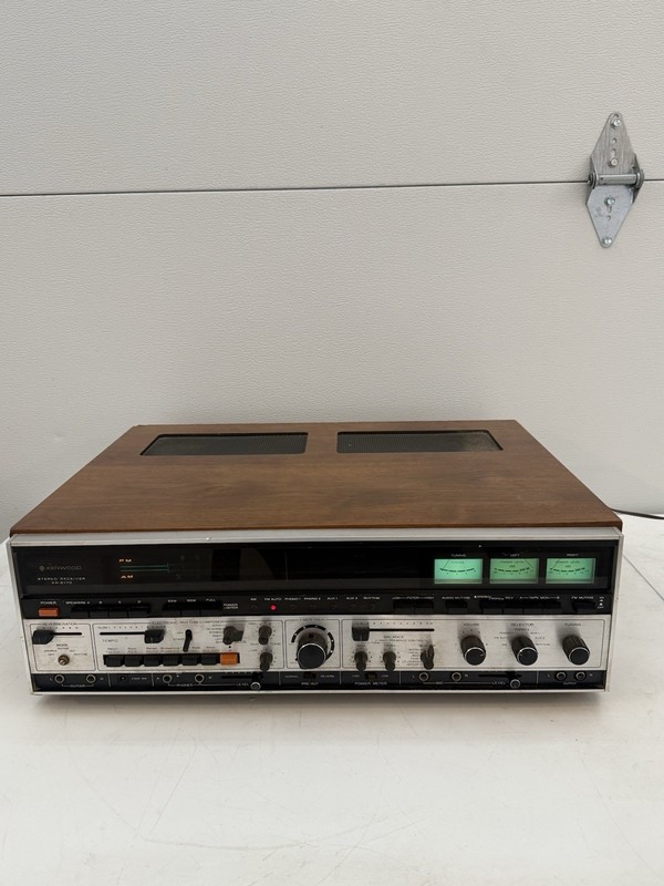 Kenwood KR-6170 Solid State Stereo AM/FM Receiver Powers On – Untested For Parts