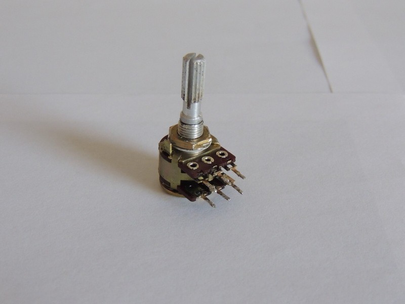 Yamaha CR-820 Rotary Loudness Switch