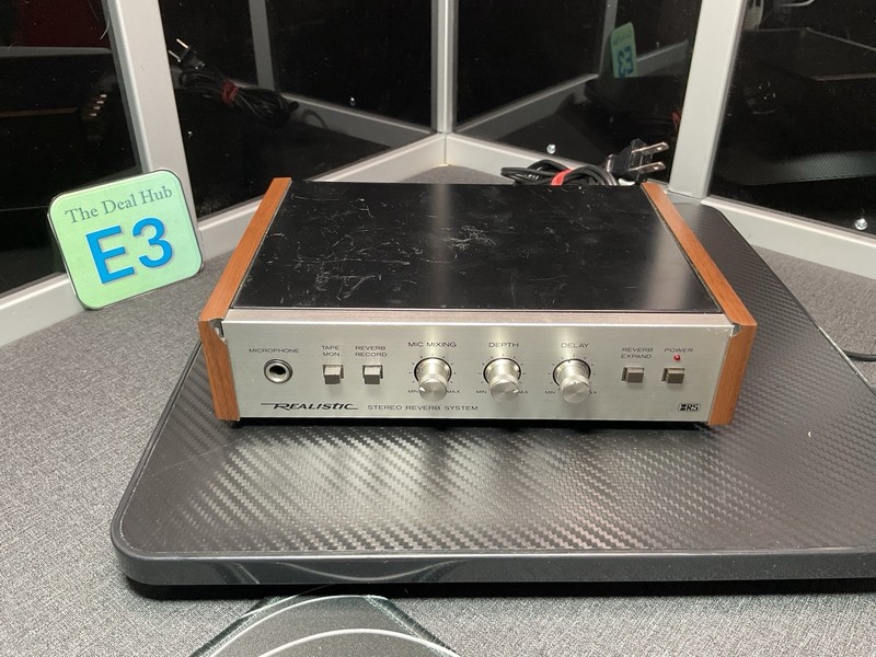 Realistic 42-2108 Retro Stereo Reverb System Vintage Mixing Mic 70's Silver Face