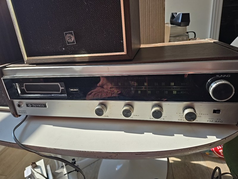 Nivico JVC FM AM 8 Track Stereo Player Speakers Model 9810 Mid-Century Modern