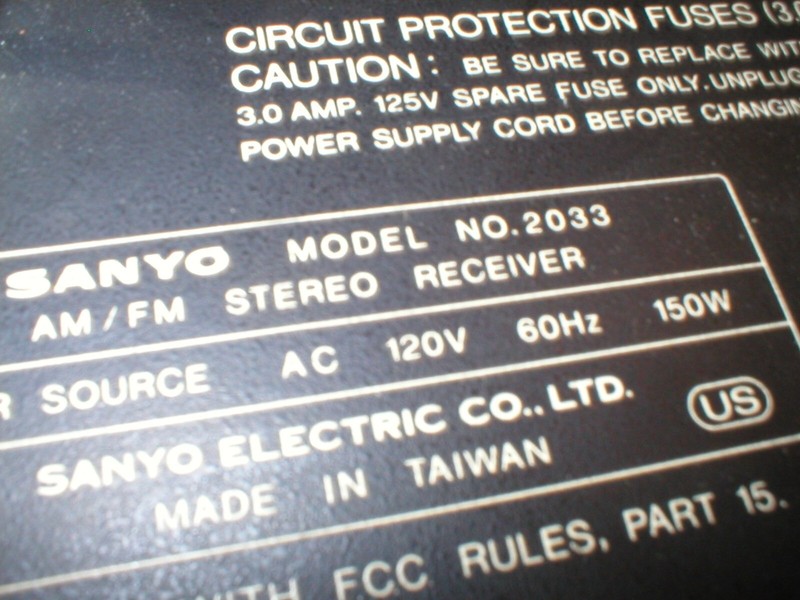 Vintage Sanyo Model 2033 Metal Back With Power Cord gallery