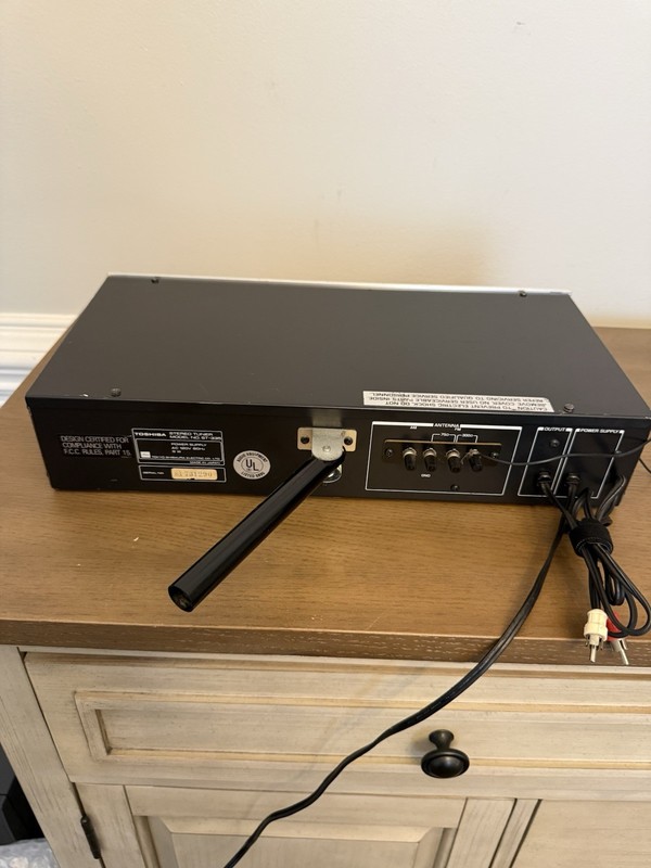 Toshiba ST-335 Vintage Stereo AM/FM Tuner Receiver Hifi Audio Tested Working gallery