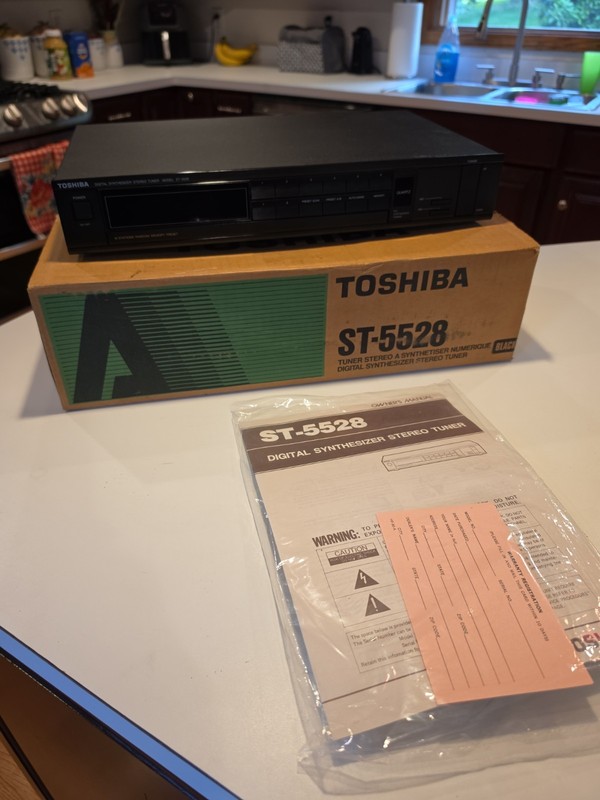 Rare Vintage Toshiba ST-5528 Digital Synthesizer Stereo Tuner In Original Box