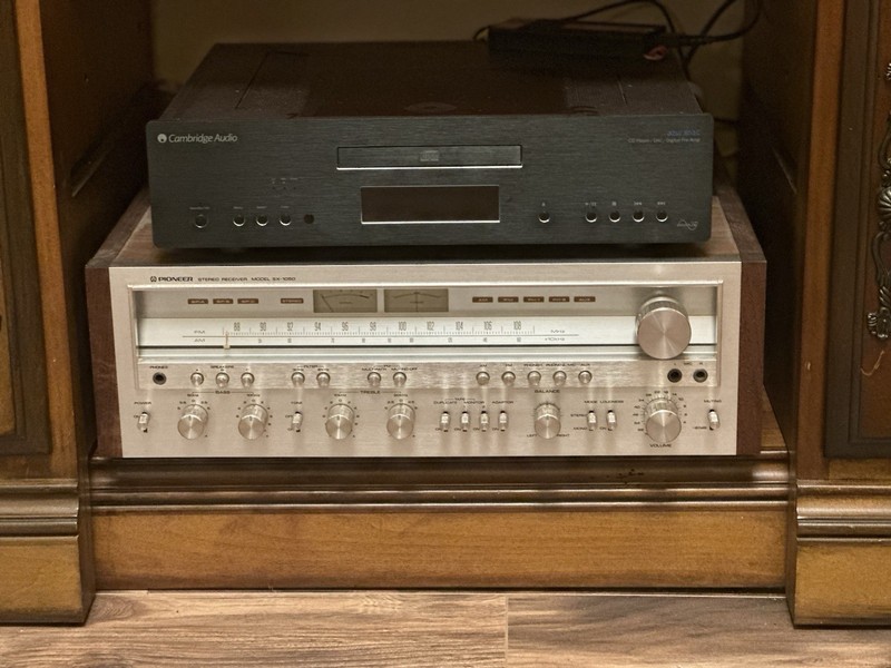 Pioneer Vintage Stereo Receiver Model SX-1050 ALL ORIGINAL - CLEAN - SERVICED gallery