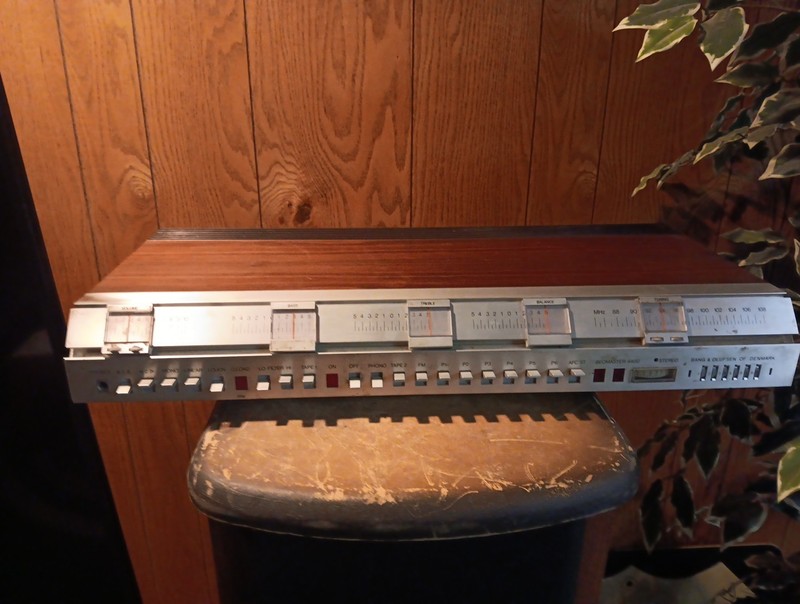 BANG & OLUFSEN Beomaster 4400 Tuner/Amplifier Rosewood Finish