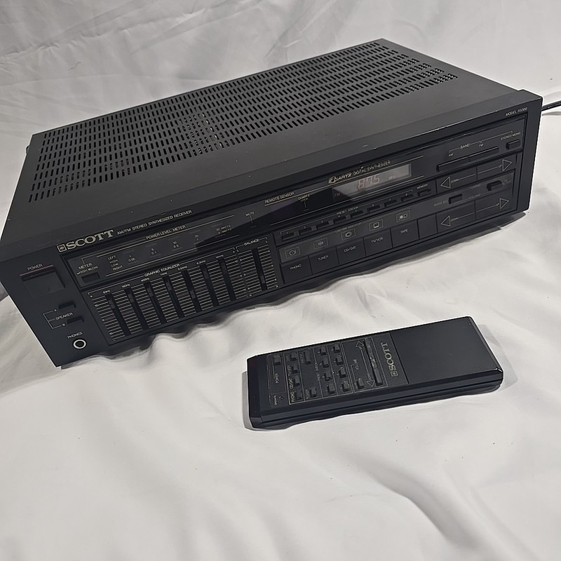 SCOTT RS500 VINTAGE STEREO RECEIVER Digital Sythesized Quartz Receiver Remote
