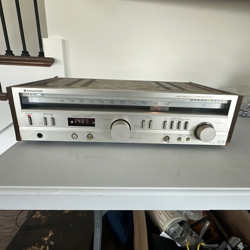 VINTAGE Kenwood KR-720 AM/FM Stereo Tuner Amplifier Receiver Powers On