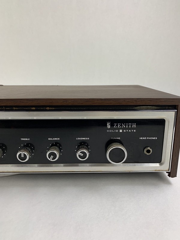 Zenith F680W Stereo 8 Eight Track Player Digilite Receiver For Parts and Repair gallery