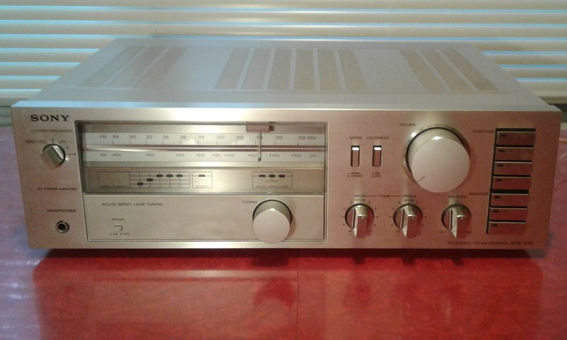 SONY STR-V25 AM FM FM STEREO RECEIVER .Beautiful