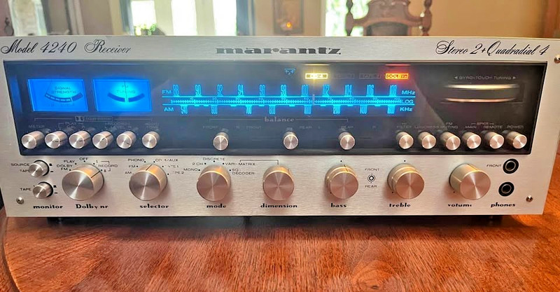 Vintage Marantz 4240 Receiver Stereo 2 + Quadraradial 4 excellent condition