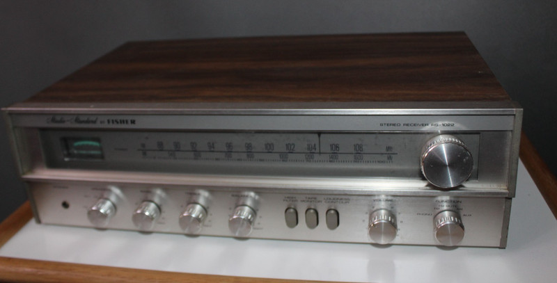 Vintage Fisher Studio Standard AM FM Stereo Receiver Model RS-1022 Powers On gallery