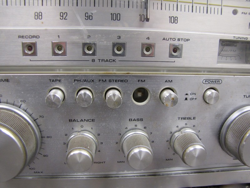 Vintage Soundesign PLL Model 5928 AM-FM Stereo Receiver Cassette 8 Track Record gallery