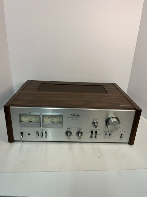 Technics SU-7300 Stereo Amplifier. Excellent Working Condition.
