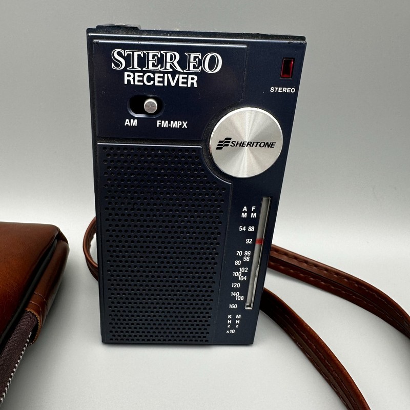 Vintage Sheritone AM FM Portable Radio Receiver For Parts TV Movie Prop gallery