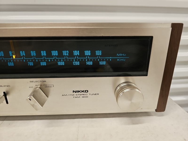 VINTAGE NIKKO FAM 800 Stereo Tuner AM/FM. D5 gallery