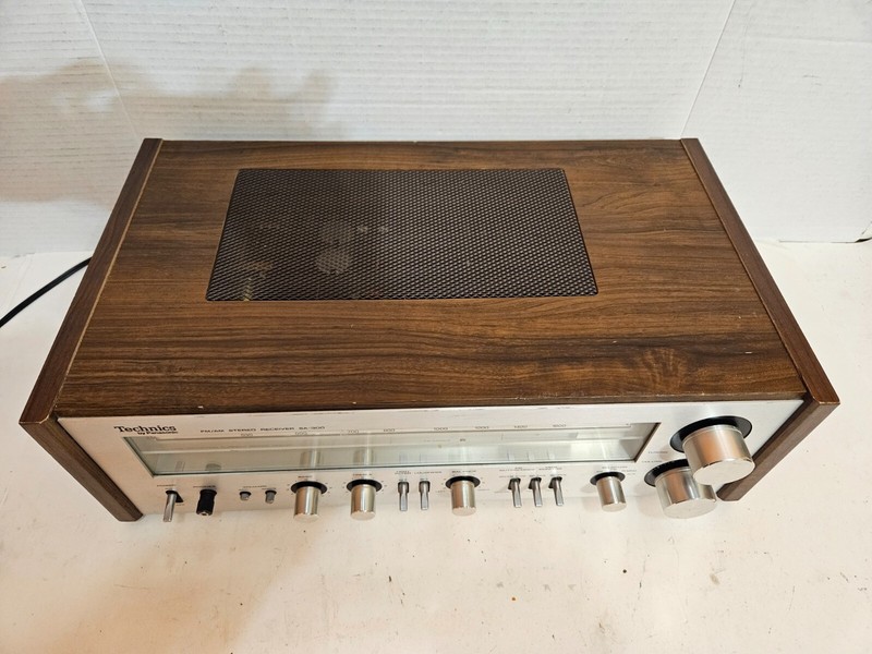 Technics by Panasonic SA-300 Stereo Receiver for Parts or Repairs gallery