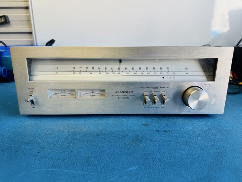 Technics ST-7300 II FM AM Stereo Tuner Silver Vintage Japan Tested