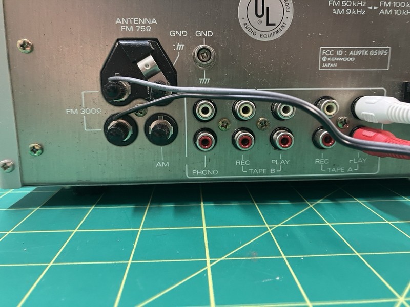 KENWOOD KR-820 VINTAGE AM/FM STEREO RECEIVER - TESTED gallery