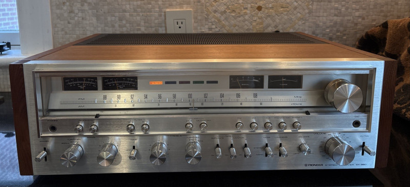 Pioneer SX-980 AM/FM Stereo Receiver Darlington Amplifier Black VU Meters 80 WPC