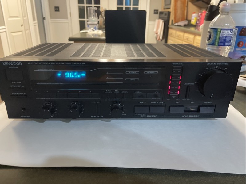 VINTAGE KENWOOD KR-930B STEREO RECEIVER Powers On. As Is
