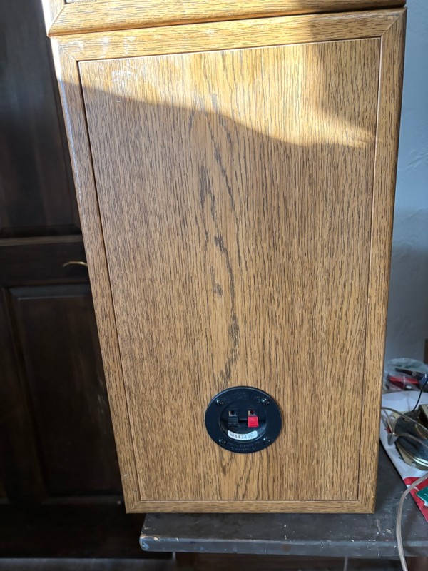 INFINITY REFERENCE TWO 2 WAY SPEAKERS-MINT-8" WOOFER-1" TWEETER-60 DAY RETURN gallery