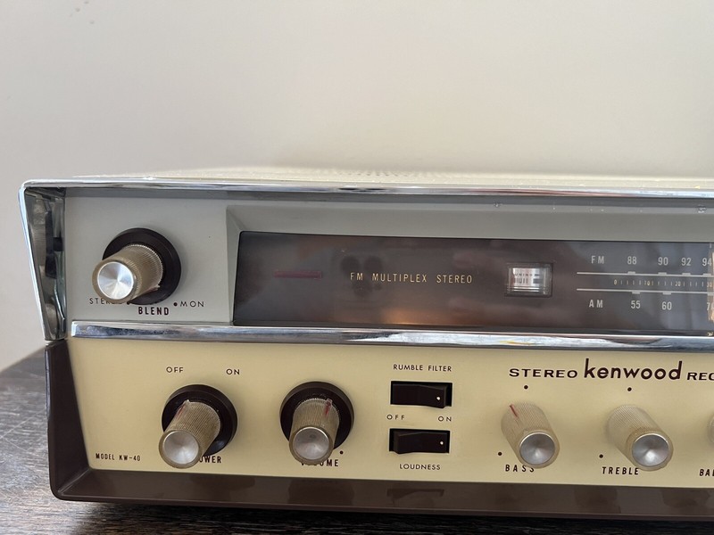 VINTAGE RARE KENWOOD KW-40 TUBE STEREO Tube RECEIVER POWERS ON UNTESTED gallery