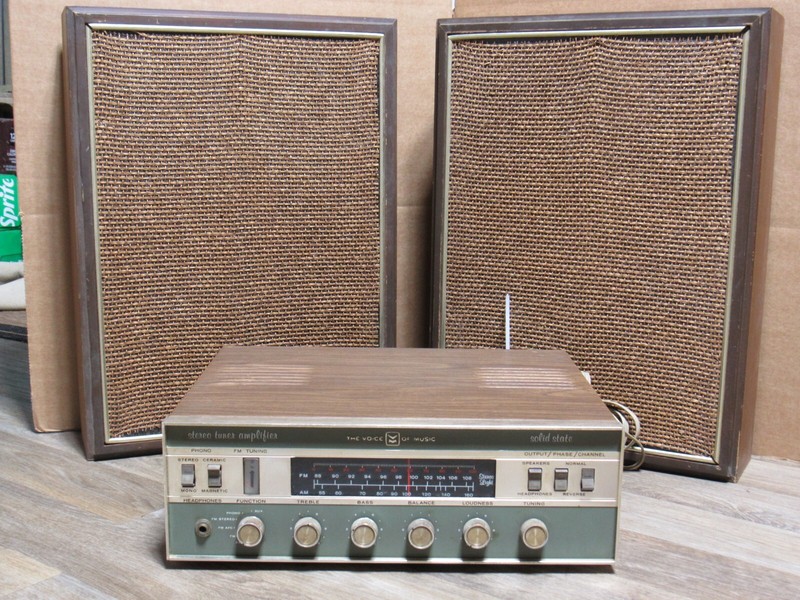 Vtg Solid State The Voice Of Music Stereo Tuner Amplifier Model 1484-2 Speakers