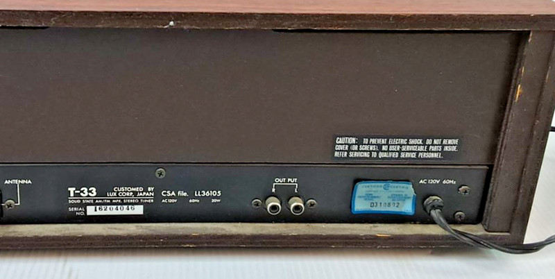 Luxman T33 AM/FM Tuner Walnut Japan vintage radio gallery