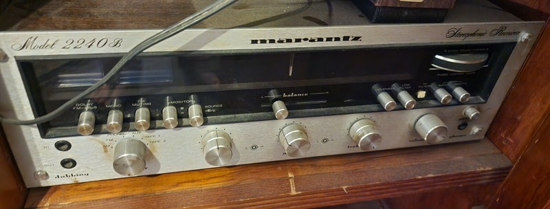 Vintage Marantz 2240B Stereophonic Receiver Sounds Great