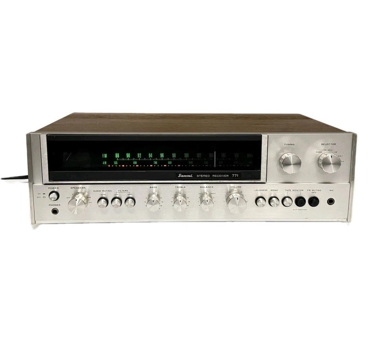 Vintage 1970’s Sansui 771 AM/FM Stereo Receiver ~ 32W/Ch into 8Ω (stereo)
