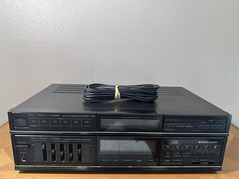 Vintage Fisher Studio-Standard RS-883 AM/FM Stereo Tuner Amplifier. Read..