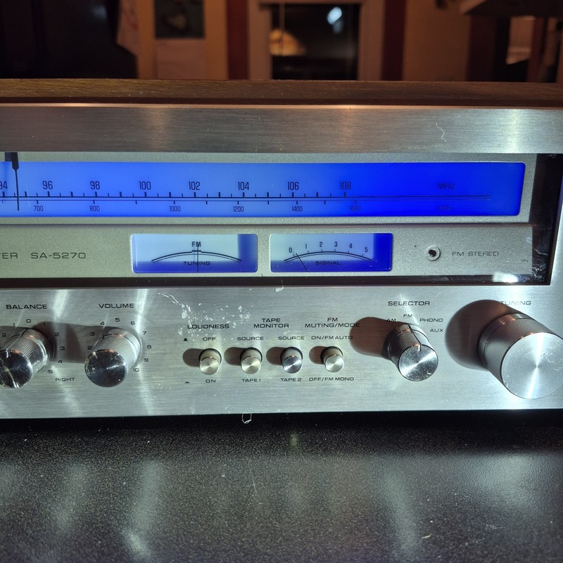 Technics SA-5270 FM/AM Stereo Receiver Silver Face Wood Case Blue Dial gallery