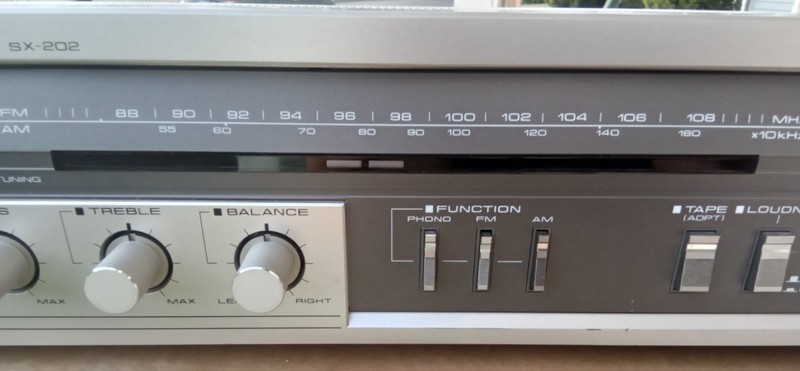Vtg. PIONEER SX-202 AM / FM 25WpChannel Stereo Receiver w/ Phono Input -SUPERB ! gallery