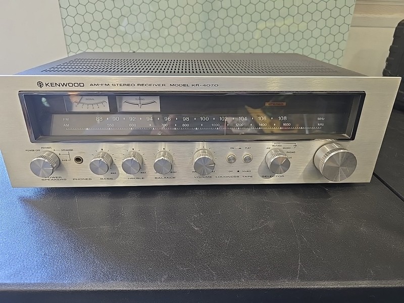 Kenwood KR-4070 Stereo Receiver Parts Only Light Up But No Sound