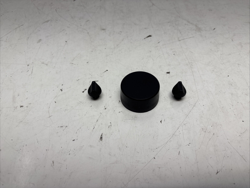 1 Yamaha HTR-5635 Knobs