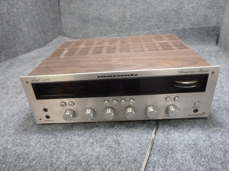 Vintage Marantz 2230 Stereophonic Receiver - Silver gallery