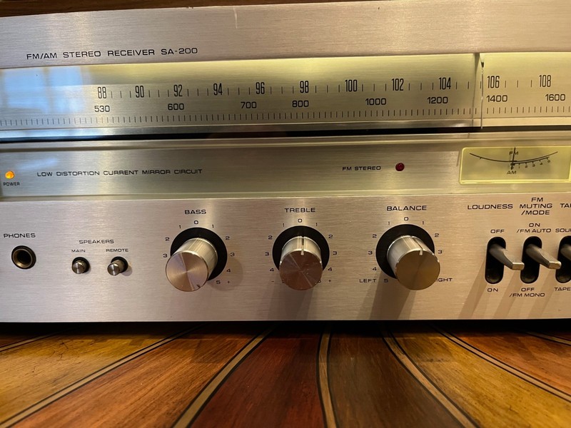 Vintage Technics SA-200 Receiver gallery