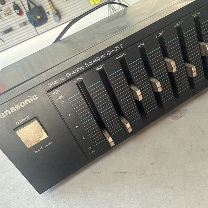 Panasonic SH-252 Stereo Graphic Equalizer, Tested and Works Vintage gallery