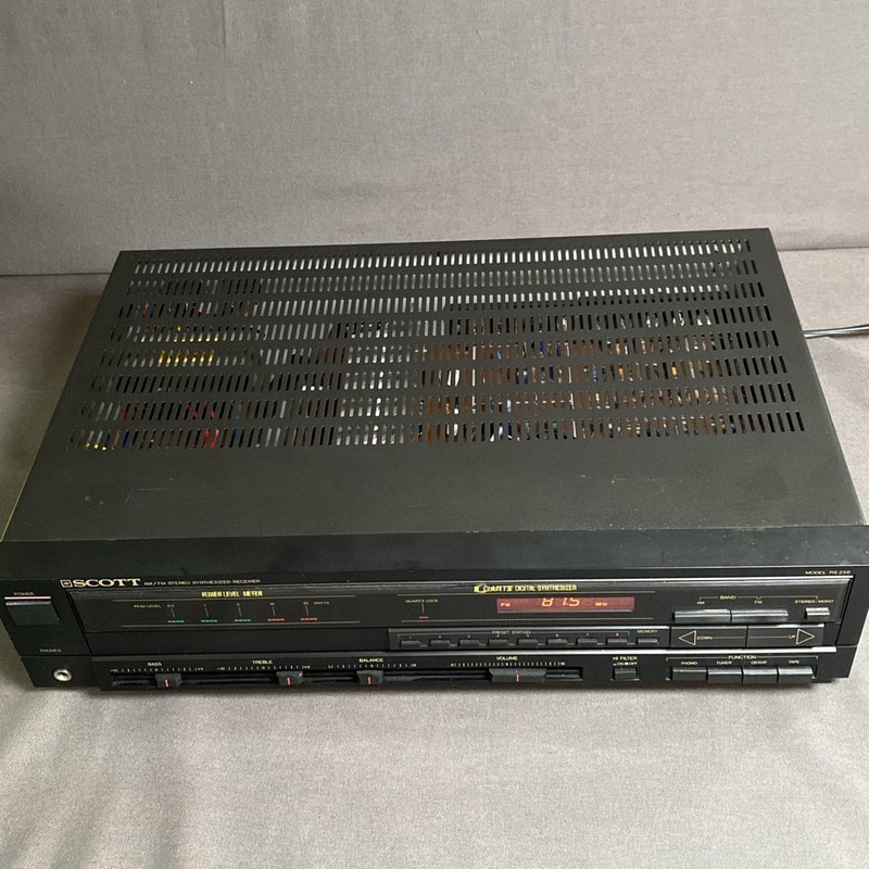 SCOTT RS250 AM/FM Quartz Digital Synthesized Stereo Receiver. Excellent! gallery