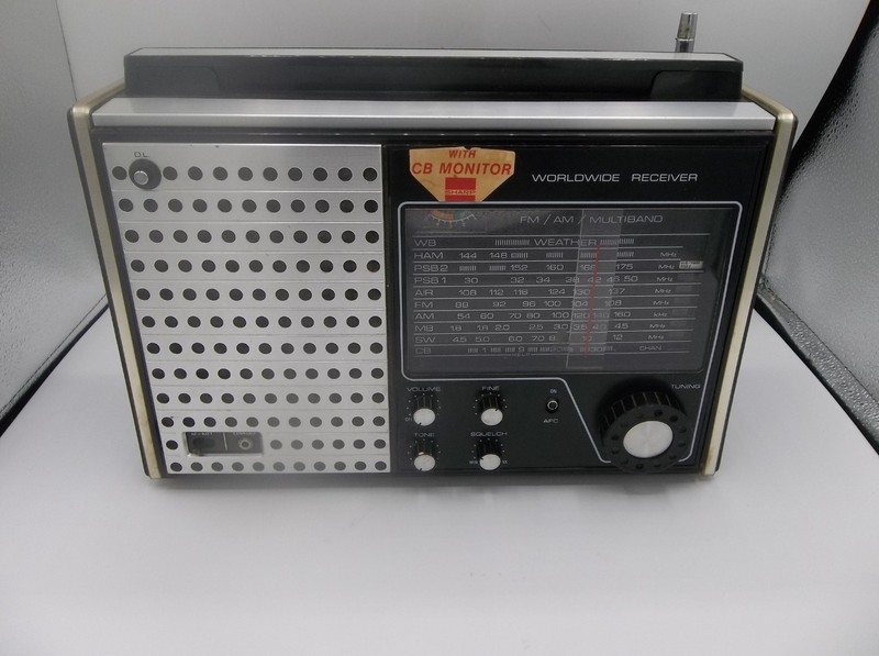 Sharp Worldwide Receiver Model FY-410 FM/AM Multiband CB HAM Air Weather PSB