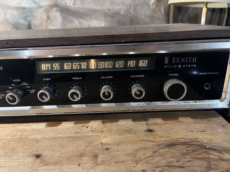 Zenith F680W Stereo 8 Eight Track Player Digilite Receiver. gallery
