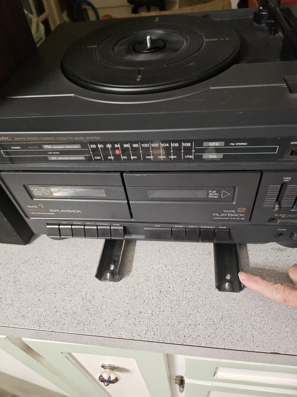VINTAGE 1992 REALISTIC Clarinette 125 AM/FM Cassette Turntable Stereo 2 Speakers gallery